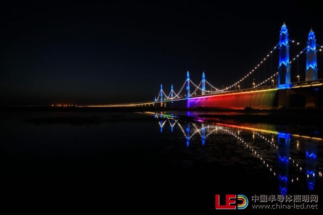 飛利浦LED建筑照明點(diǎn)亮中國(guó)濱河黃河大橋